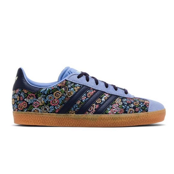 adidas Shoes - Adidas gazelle j
London floral embroidery
Brand new